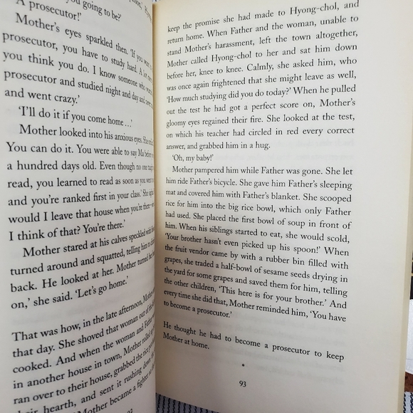 Book Bundle - Picture 9 of 11